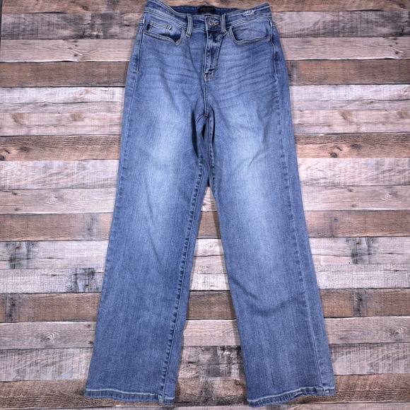 Judy Blue Denim - Judy Blue Women's Straight Fit Jeans Medium Wash 9/29 Distressed Back Pockets
